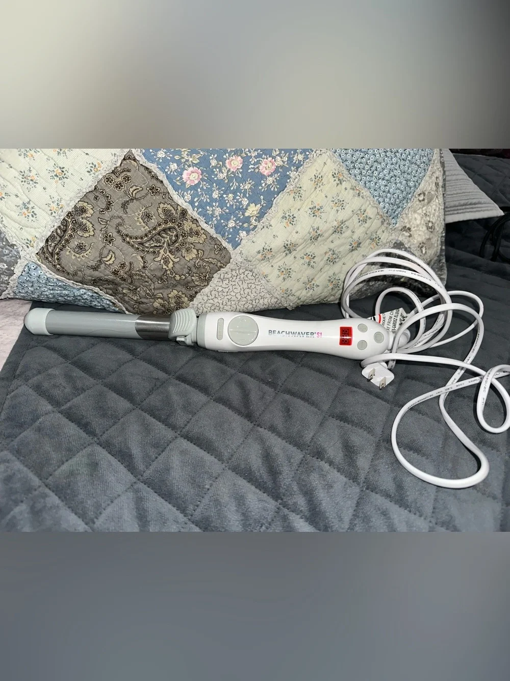 Beachwaver S1 White & Gray Curling Iron